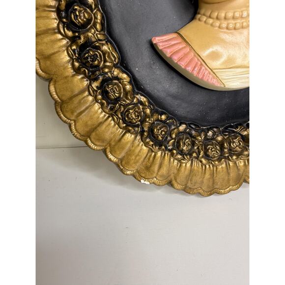 Antique Victorian Lady Sculpture Bust Hanging Oval Chalkware Frame, Baroque - Picture 5 of 8